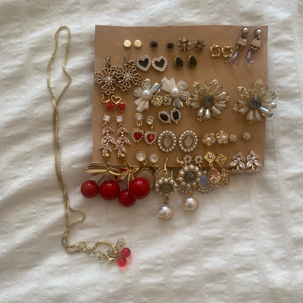 Women’s Gold Jewelry Bundle